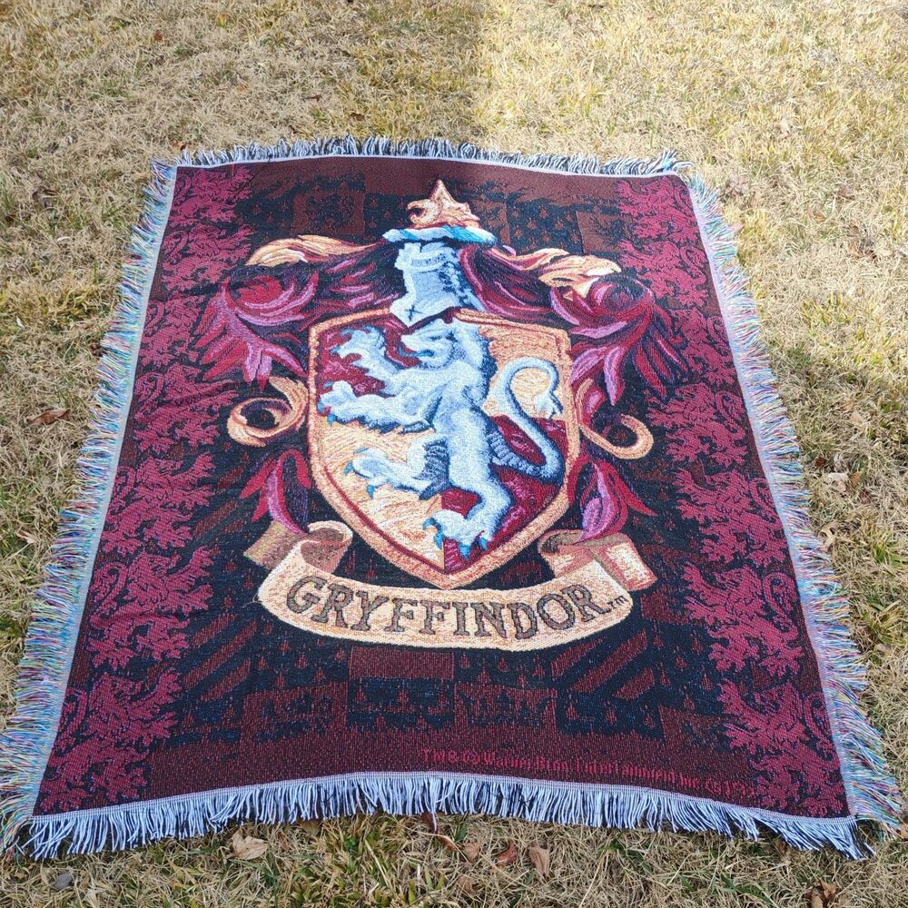 Harry Potter Gryffindor Tapestry Throw Blanket, 58” x 44”